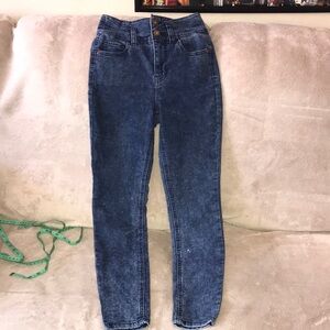 No boundaries size small skinny jean leggings 💕